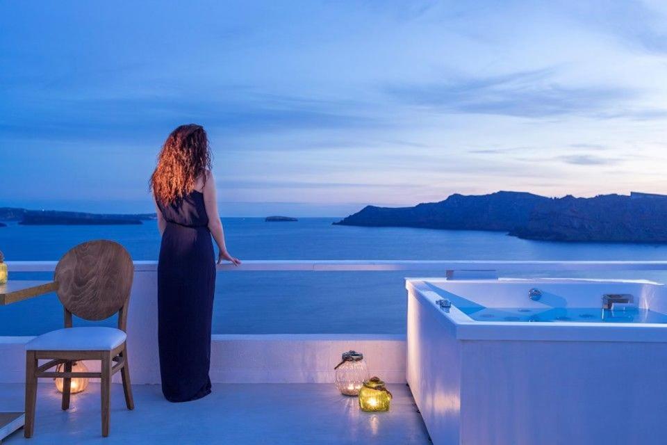 Villa Luxury Santorini Villa Pure Bliss Villa Outdoor Plunge Pool Sea Caldera View 1 BDR Oia