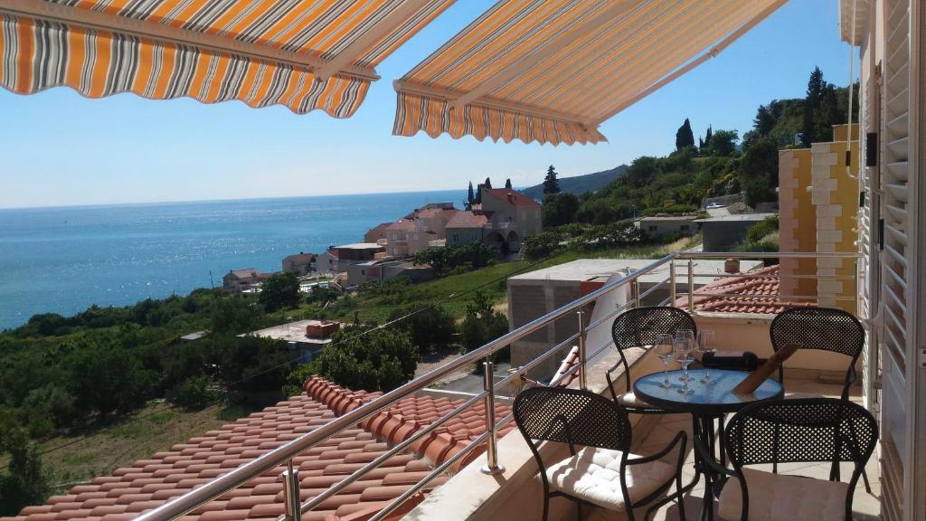 Apartamentos Apartments Vita - Modern apartments with a beautiful view of the Adriatic sea