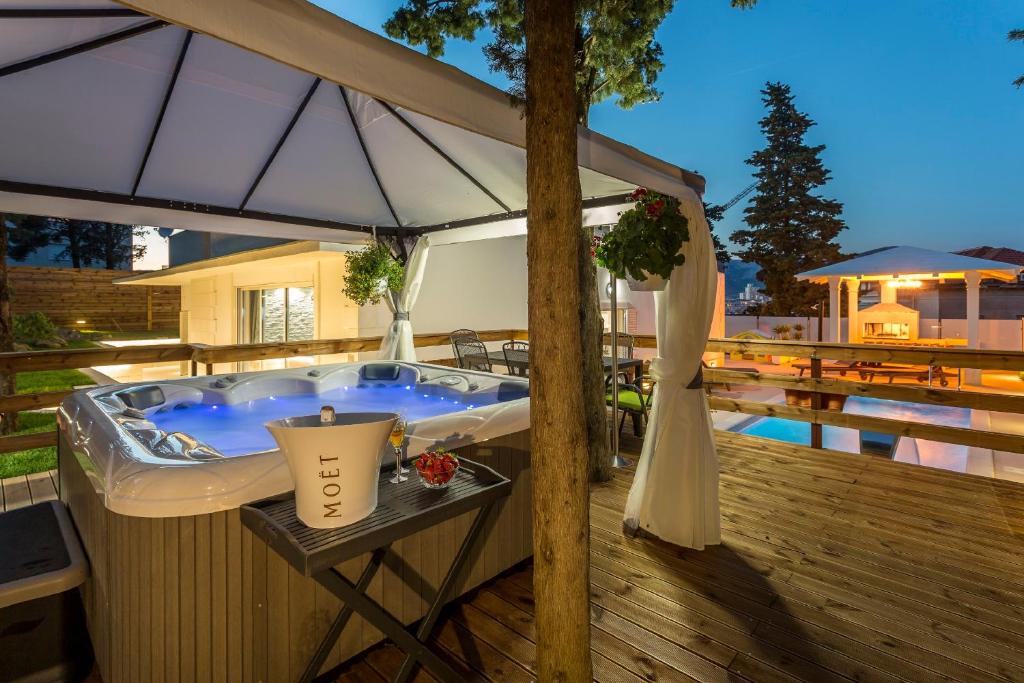 Villa Villa Bila Vila Split - Where Life Meets Luxury & Nature