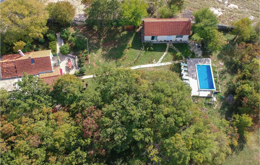 Casa o chalet Nice home in Veliki Brocanac with Outdoor swimming pool, WiFi and Heated swimming pool