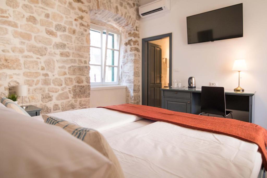 Hostal o pensión Mediterraneo Luxury Rooms