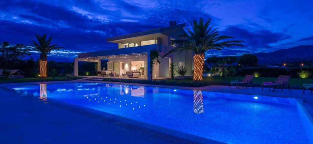 Villa Villa Divulja Beachfront - 4 Bedroom Villa - Stunning Sea Views - Perfect for Families