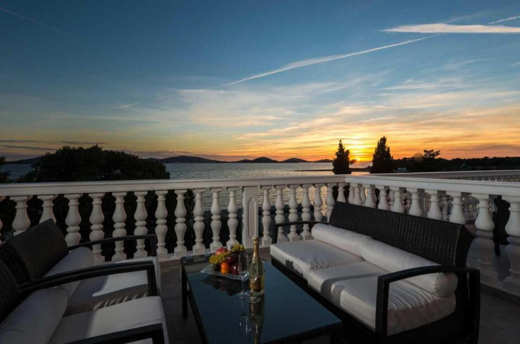 Villa Villa Jadran Prestige - 8 Bedroom Luxury Villa - Perfect for Larger Groups - Stunning Sea Views