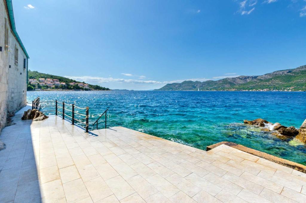 Villa Villa Samostan Prestige - 4 Bedroom Villa - Stunning Sea Views - Jacuzzi - Gym