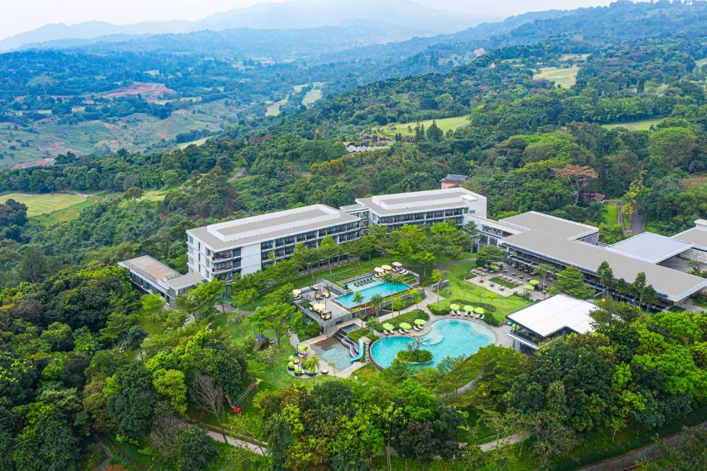 Hotel Royal Tulip Gunung Geulis Resort and Golf
