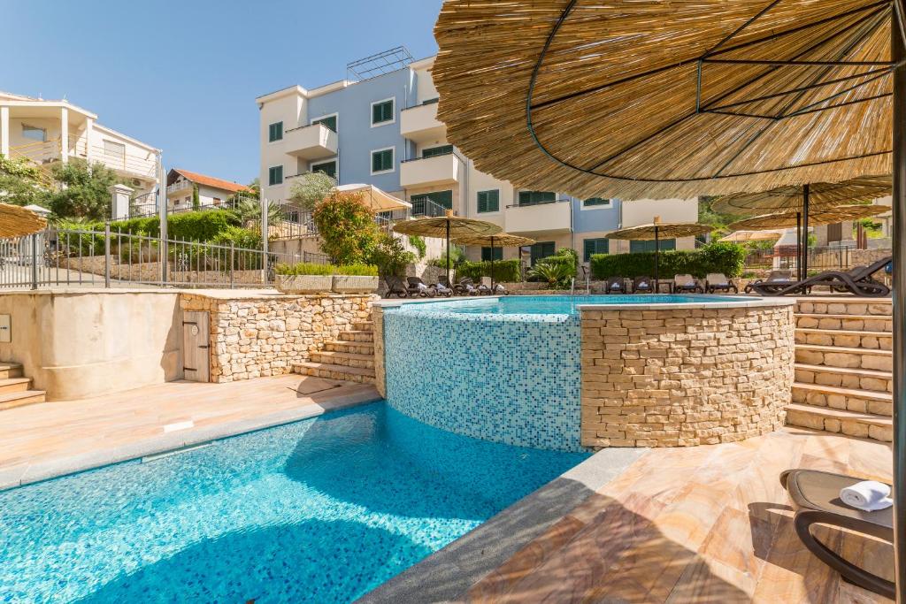 Apartamento Apartments - Villa Salena with two pools