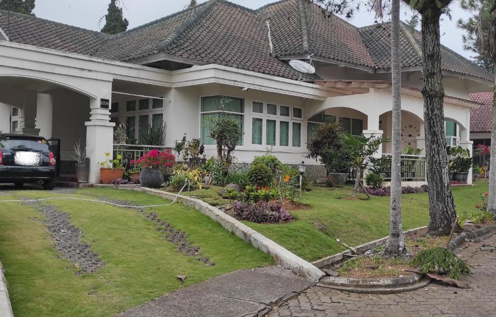 Villa Shakilla House 5-Villa Lotus Cipanas Syariah