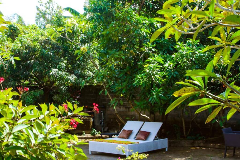 Villa Tropical house in Nusa Dua. Beach in 150m. Garden. Fast to airport! Fast internet